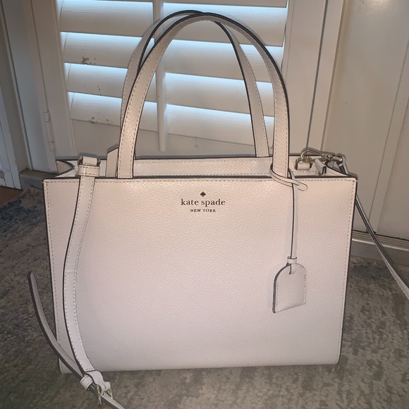 kate spade Handbags - 💯NWOT Kate Spade White Shoulder bag